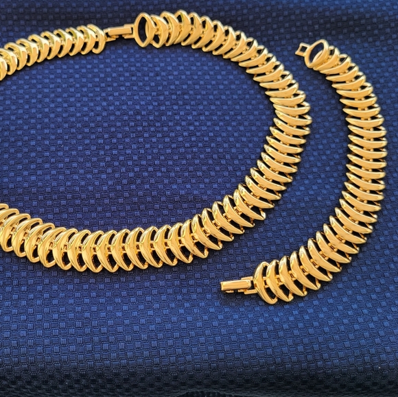 Necklace & Bracelet Gold-tone Metal NWOT/NIB - Picture 13 of 15